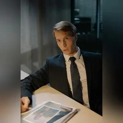 任洁